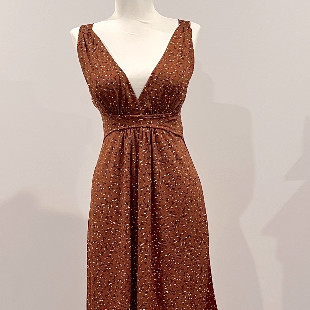 Elegant Brown Sleeveless Dress